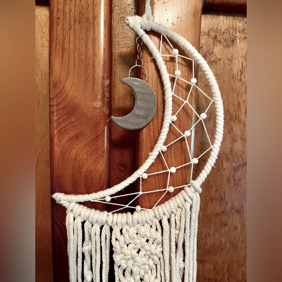 Half moon macramé wall hanging - Picture 1 of 3